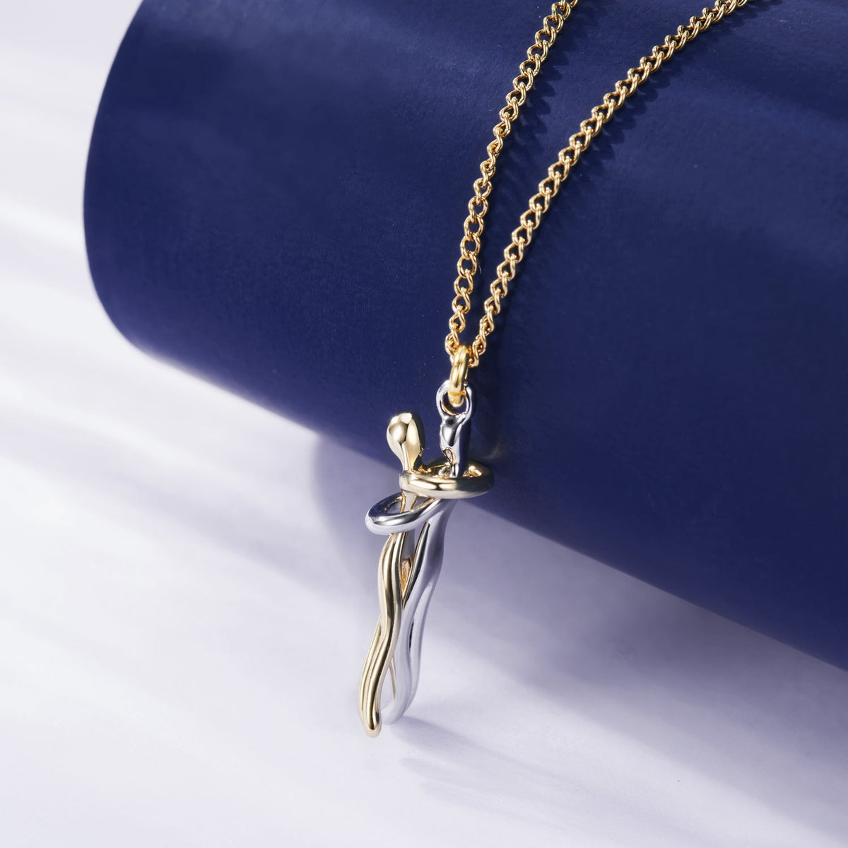 Hugging Couple Necklace - Romantic Gift For Wife